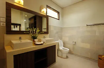 Griya Shanti & Hotel *